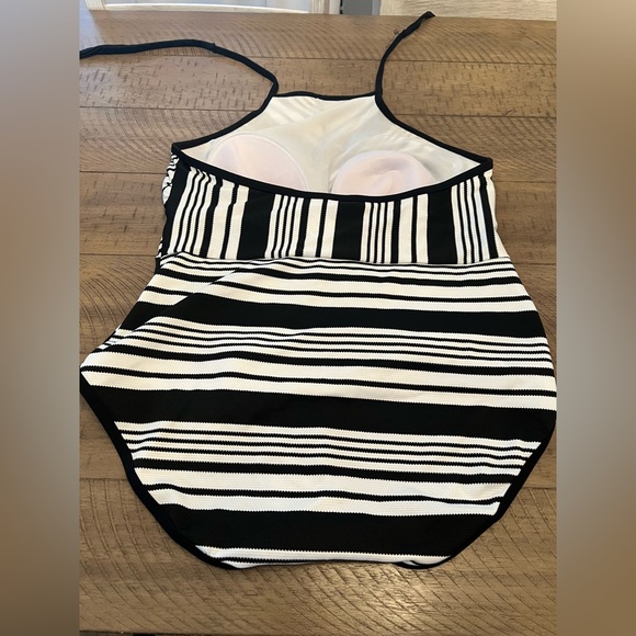 Time and Tru One Piece - Picture 2 of 4